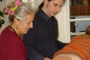 Entlasten mit Kreuzbeinmassage